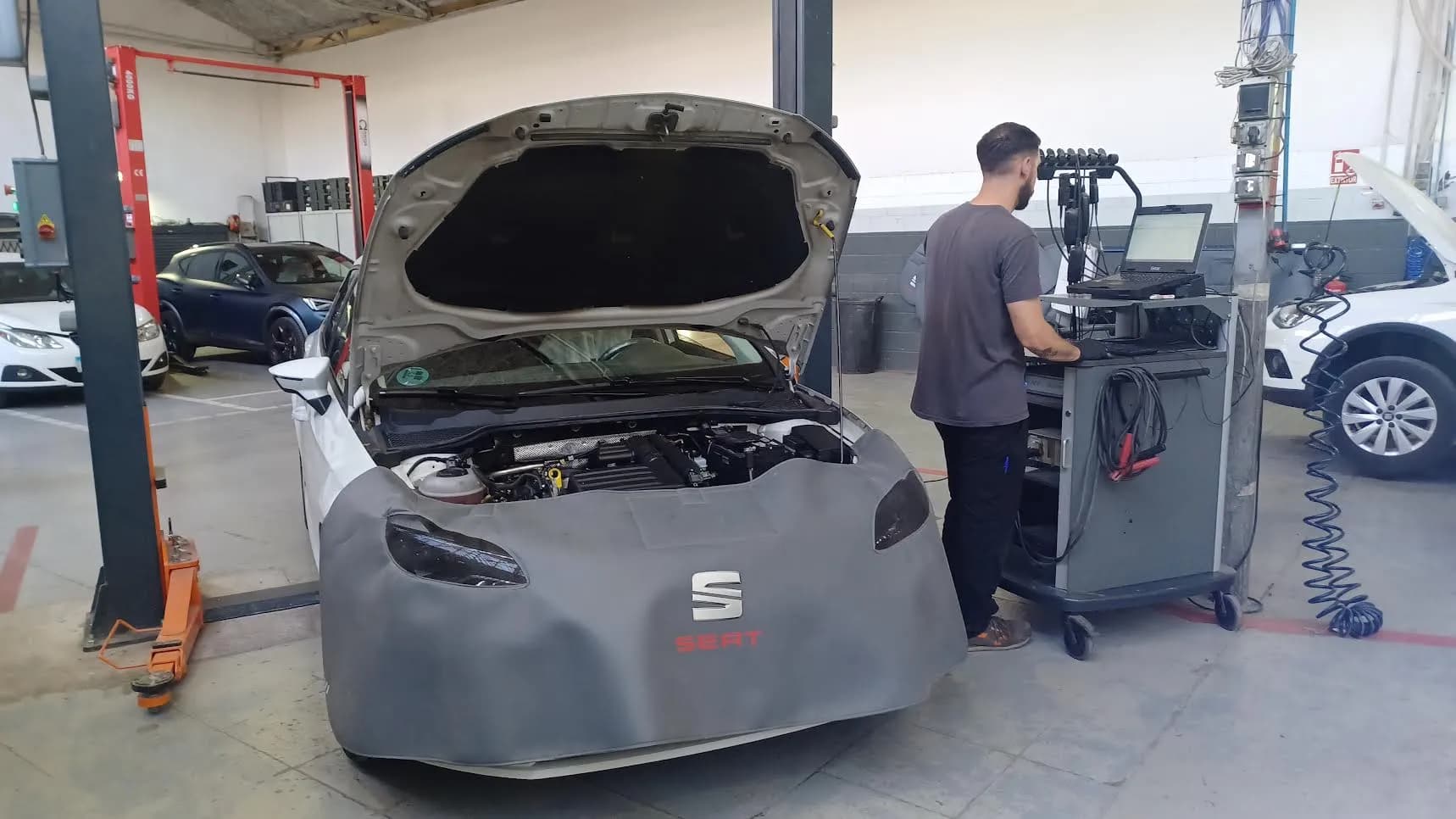 Equipamiento taller CUPRA